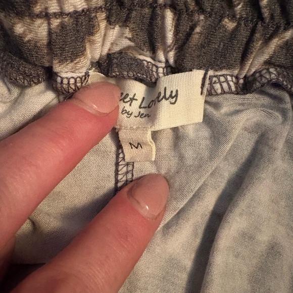 Leopard Print Maximum Skirt - Picture 3 of 3